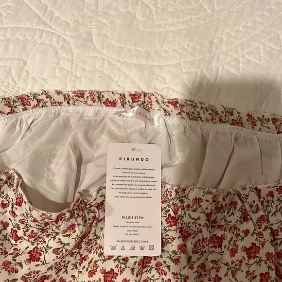 Two Piece Floral Strapless Crop Set - Picture 4 of 4